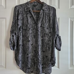 Torrid Womens Georgette Top Button Up 2 2X Snake Skin Sheer Chiffon Mobwife